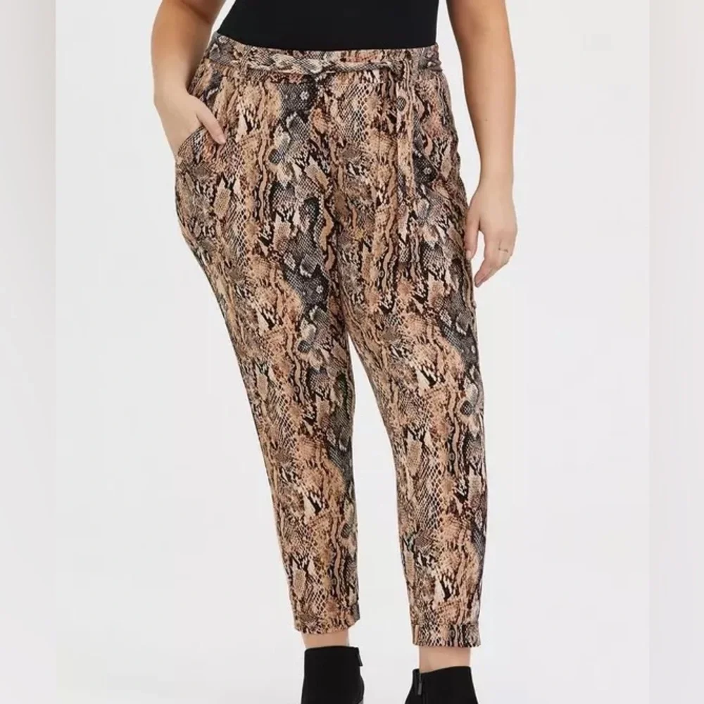 Torrid Animal Snakeskin Print Pull-On Taper Stretch Crepe High-Rise Pants 1X
